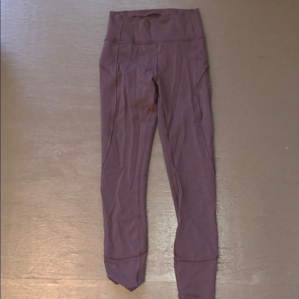 In movement 7/8 leggings